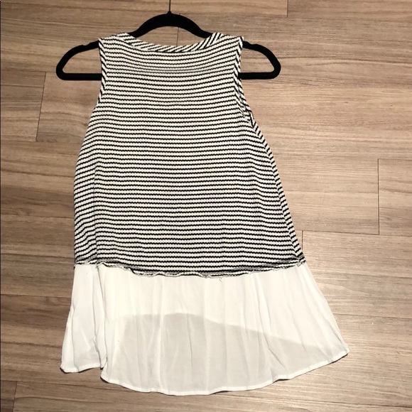 Top - Picture 2 of 3